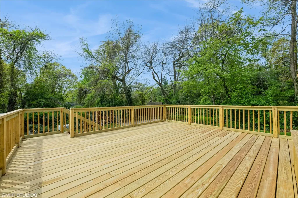 694 Lakeside Drive Baldwin NY 11510