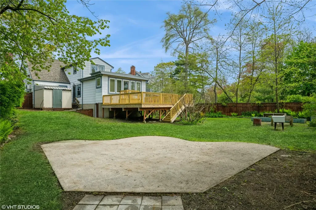 694 Lakeside Drive Baldwin NY 11510