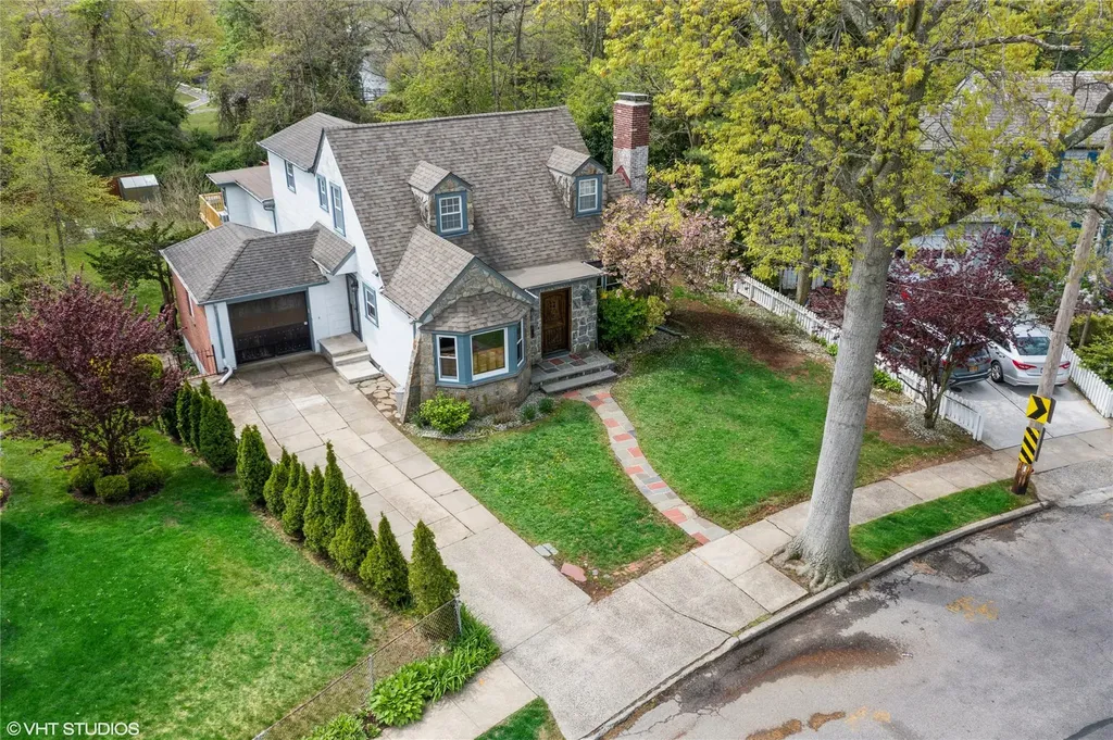 694 Lakeside Drive Baldwin NY 11510
