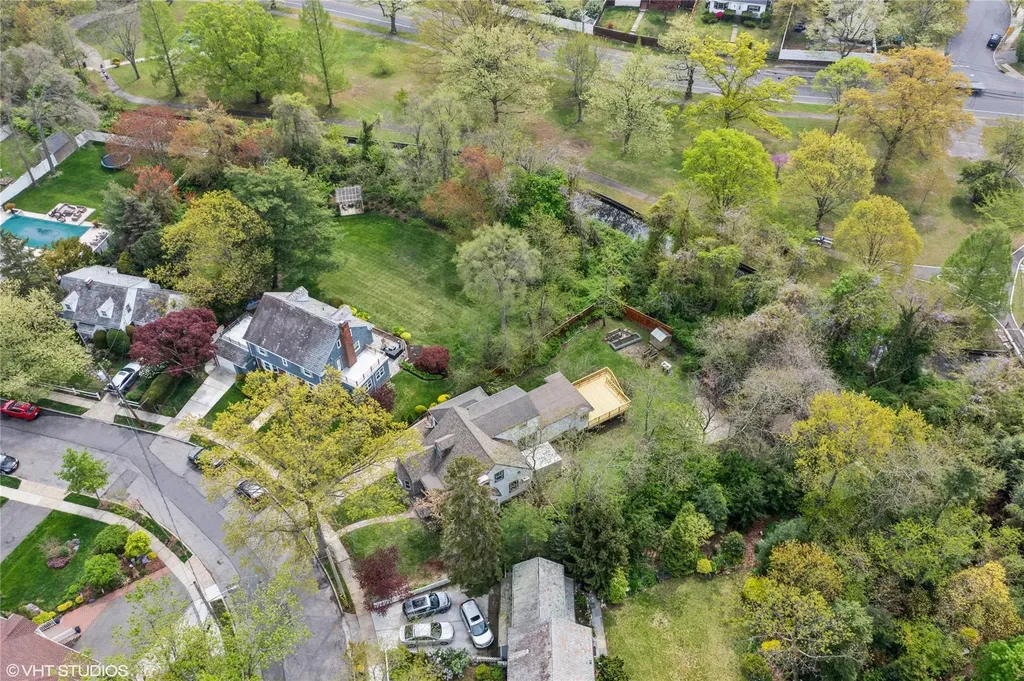 694 Lakeside Drive Baldwin NY 11510