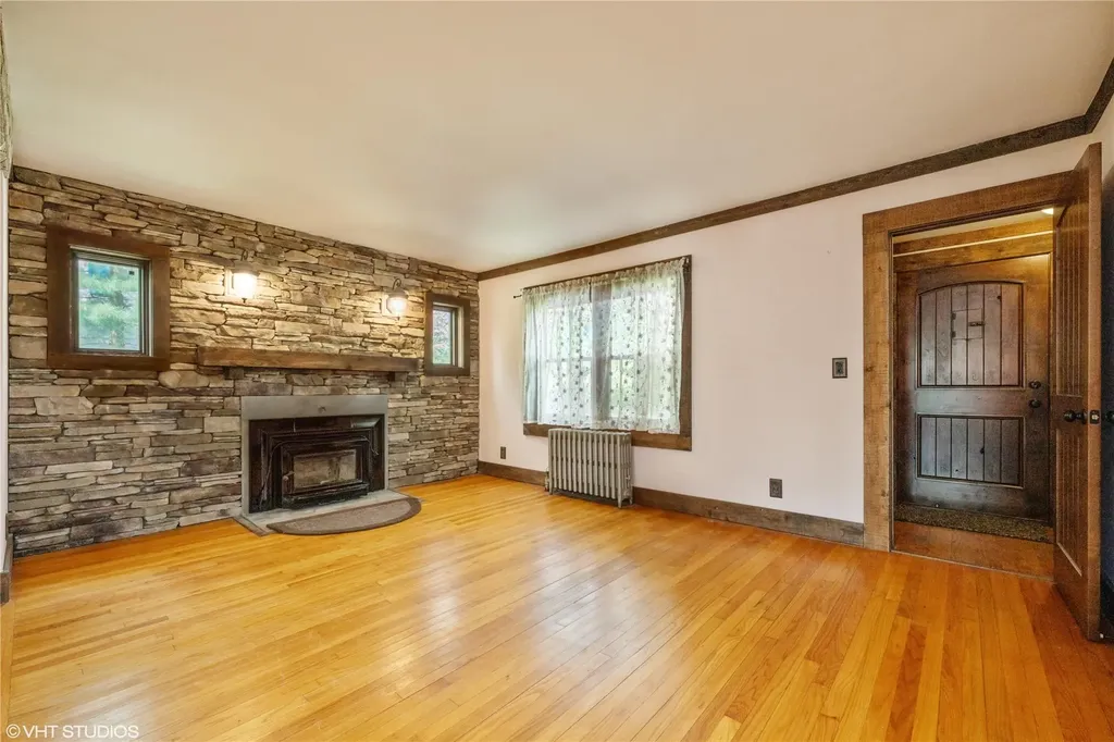 694 Lakeside Drive Baldwin NY 11510