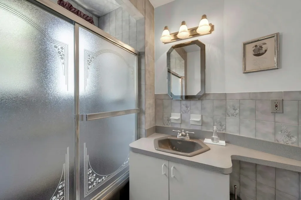 64 Albemarle Place Yonkers NY 10701