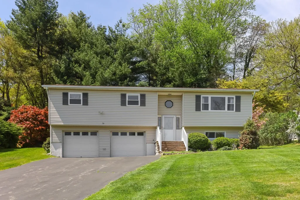 51 Brookside Road Mahopac NY 10541