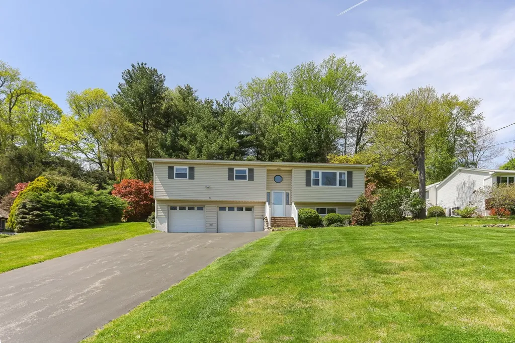 51 Brookside Road Mahopac NY 10541