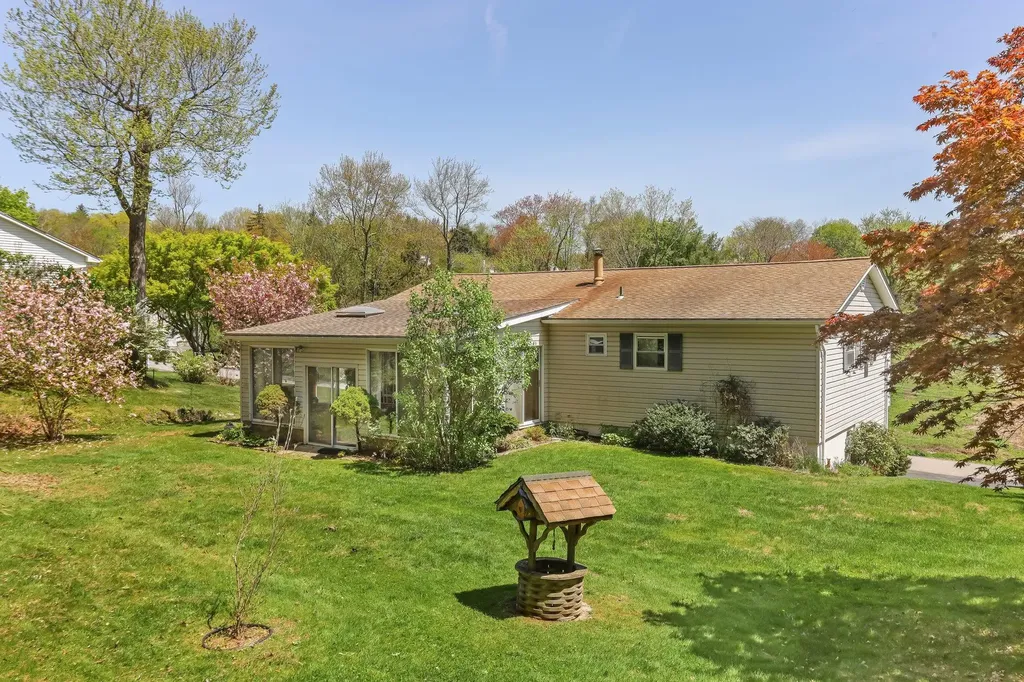 51 Brookside Road Mahopac NY 10541