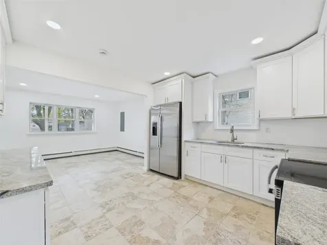 613 Bourdois Avenue Bellport NY 11713