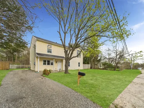 613 Bourdois Avenue Bellport NY 11713