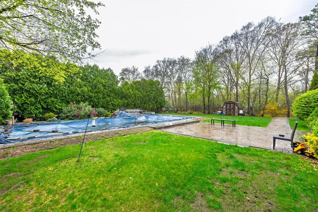 2 Heritage Lane Miller Place NY 11764