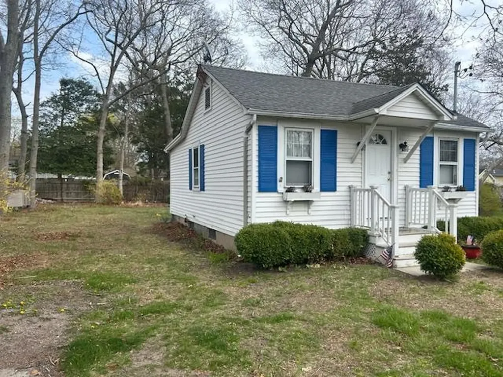 407 Forest Road W Mastic Beach NY 11951