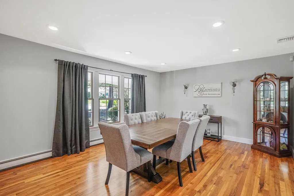 10 Jomar Road Shoreham NY 11786