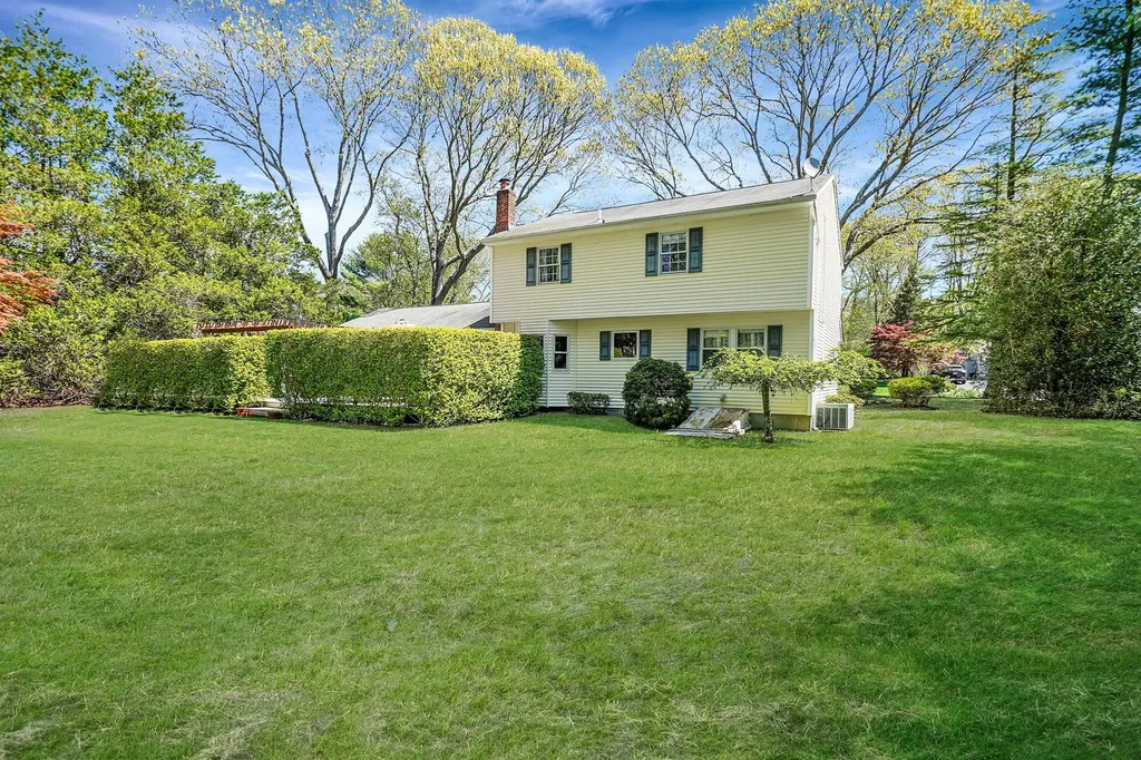 10 Jomar Road Shoreham NY 11786