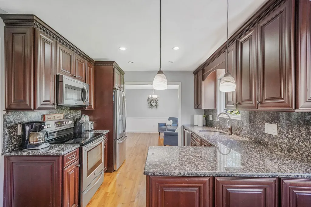 10 Jomar Road Shoreham NY 11786