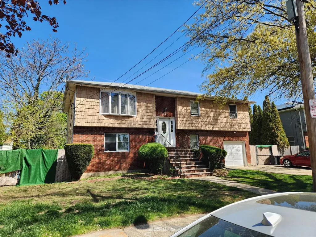 35 Mulford Place Hempstead NY 11550