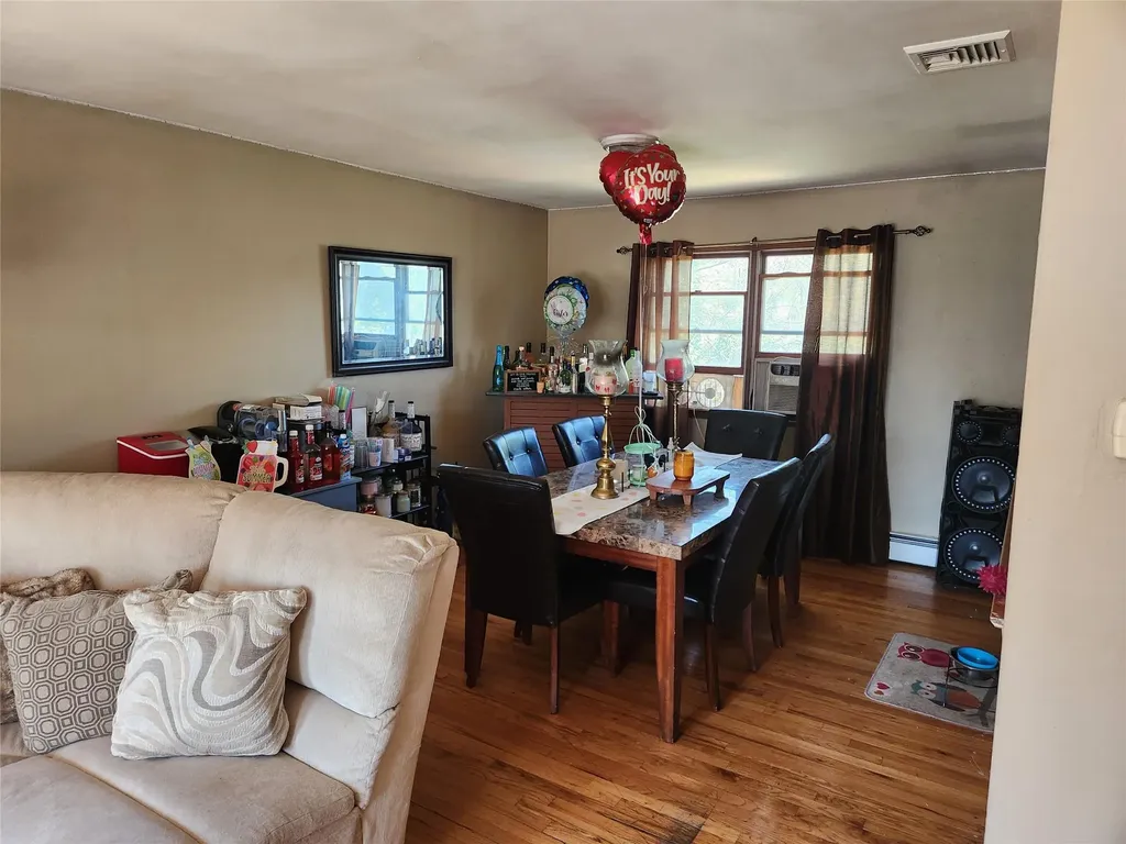 35 Mulford Place Hempstead NY 11550