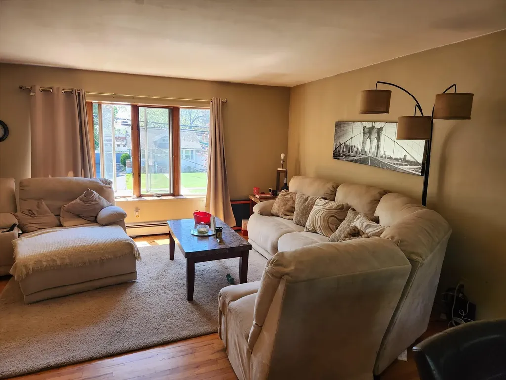 35 Mulford Place Hempstead NY 11550