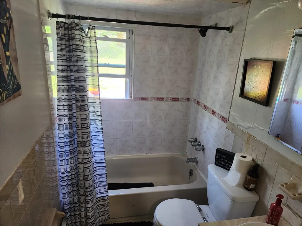 35 Mulford Place Hempstead NY 11550