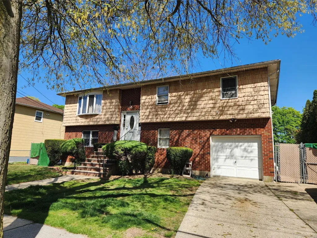 35 Mulford Place Hempstead NY 11550