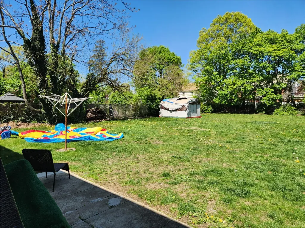 35 Mulford Place Hempstead NY 11550