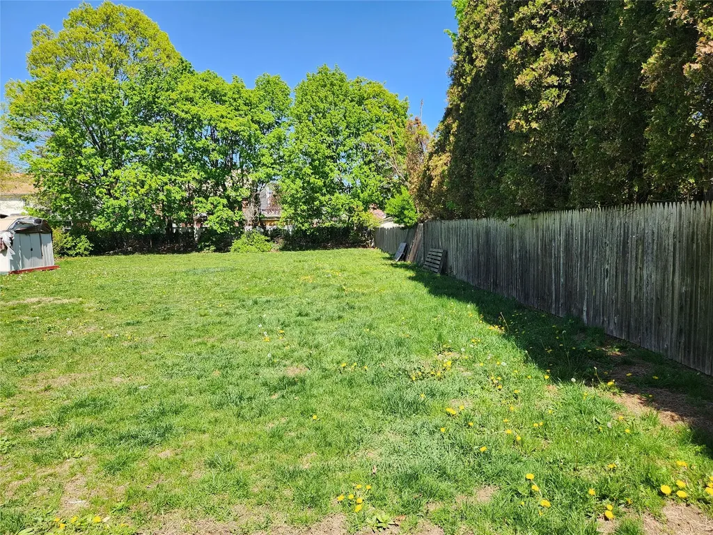 35 Mulford Place Hempstead NY 11550