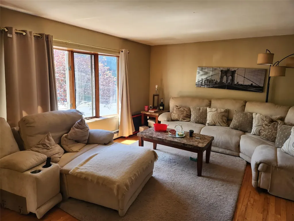 35 Mulford Place Hempstead NY 11550