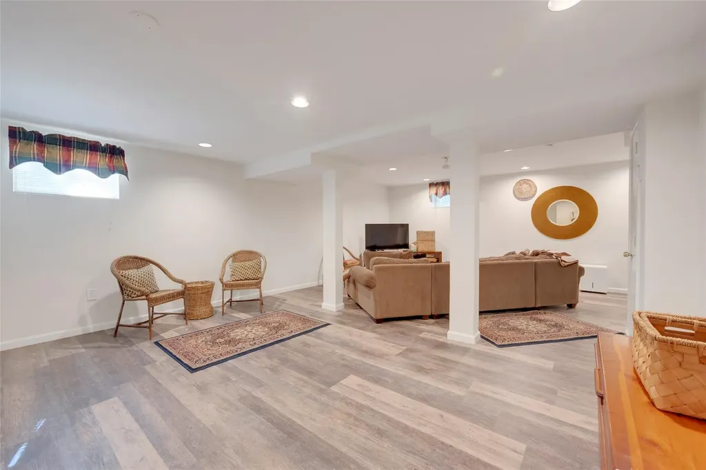 155 Barton Road White Plains NY 10605