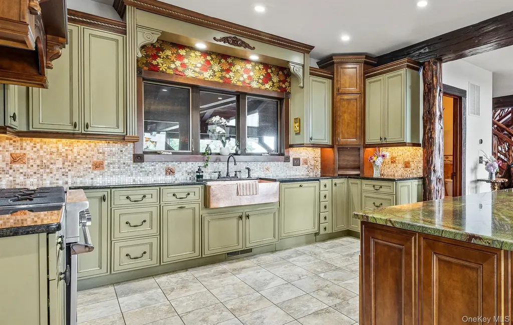 165 Drake Road Pleasant Valley NY 12569