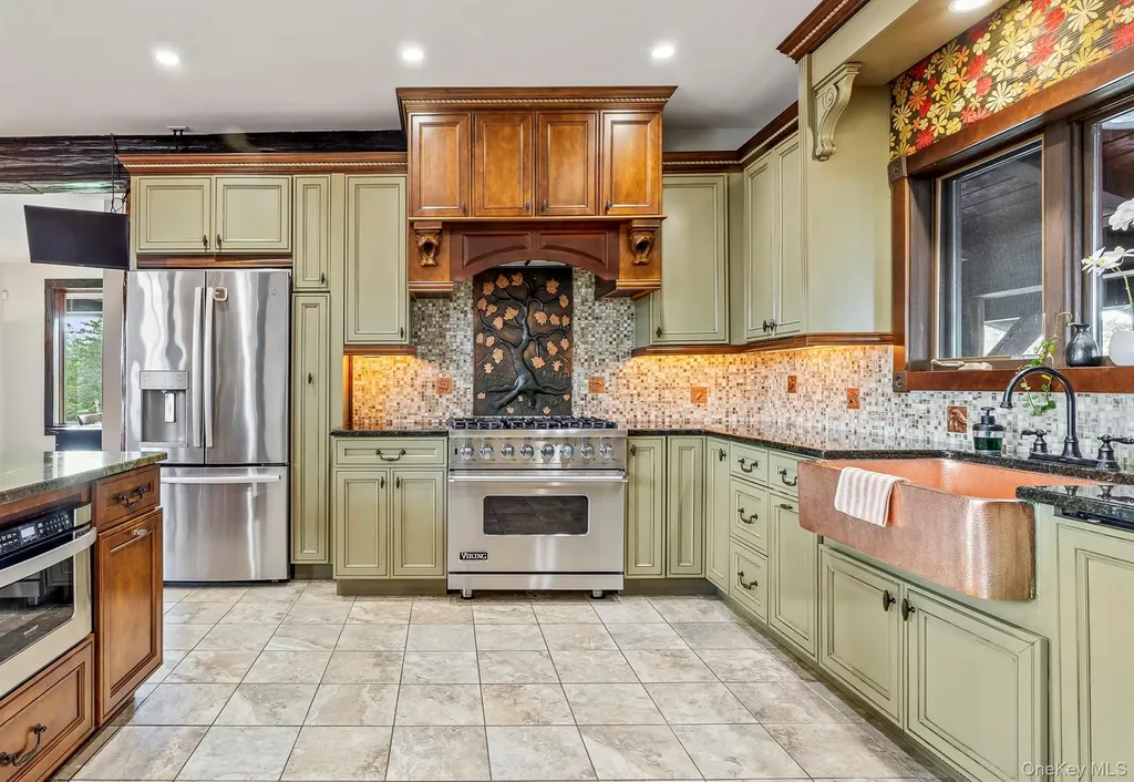 165 Drake Road Pleasant Valley NY 12569