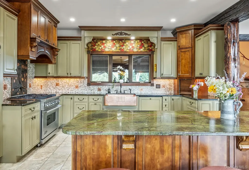 165 Drake Road Pleasant Valley NY 12569