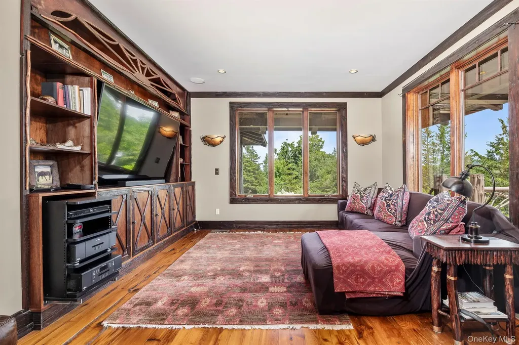 165 Drake Road Pleasant Valley NY 12569