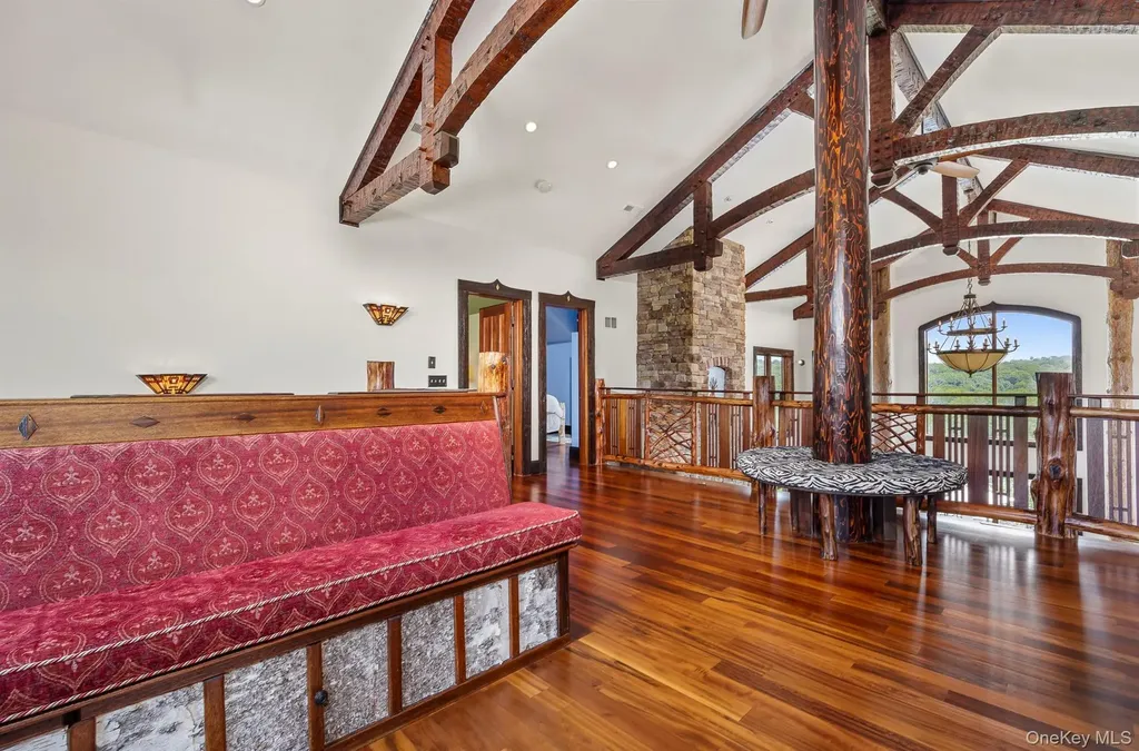 165 Drake Road Pleasant Valley NY 12569