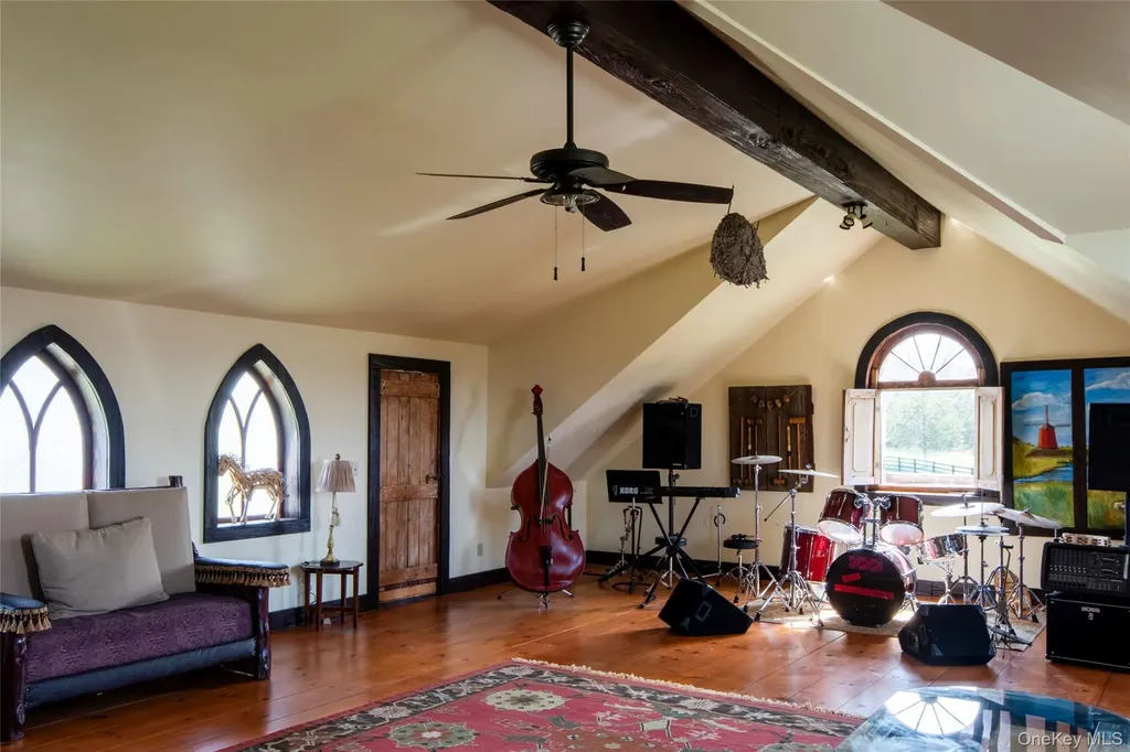 165 Drake Road Pleasant Valley NY 12569