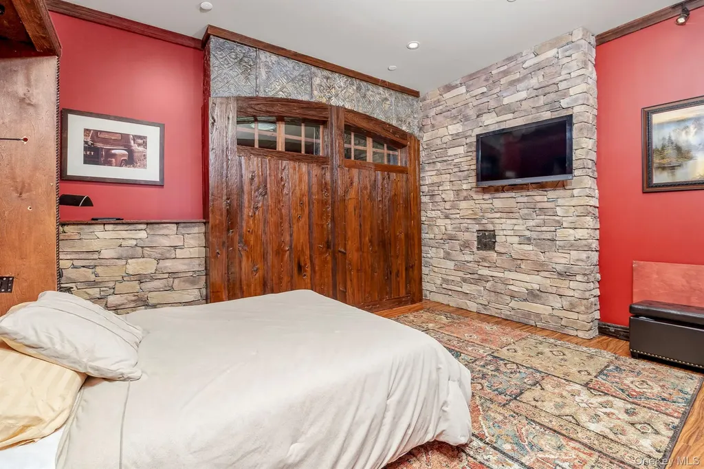 165 Drake Road Pleasant Valley NY 12569