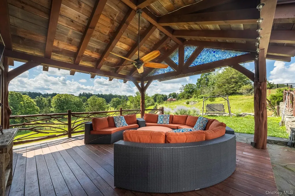 165 Drake Road Pleasant Valley NY 12569