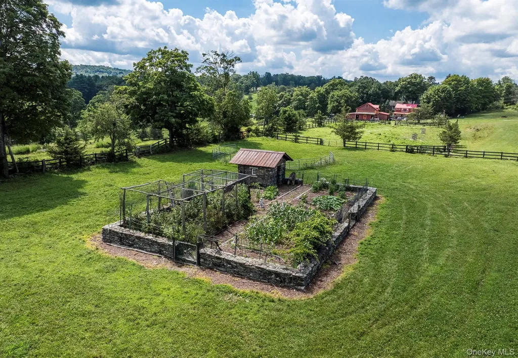 165 Drake Road Pleasant Valley NY 12569