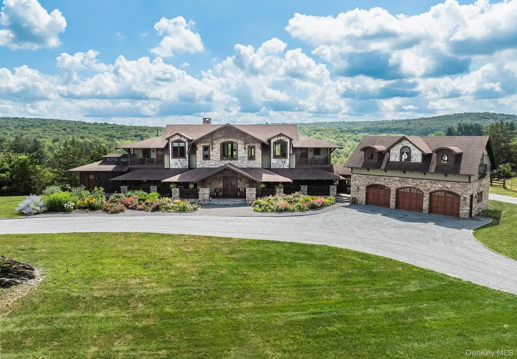165 Drake Road Pleasant Valley NY 12569