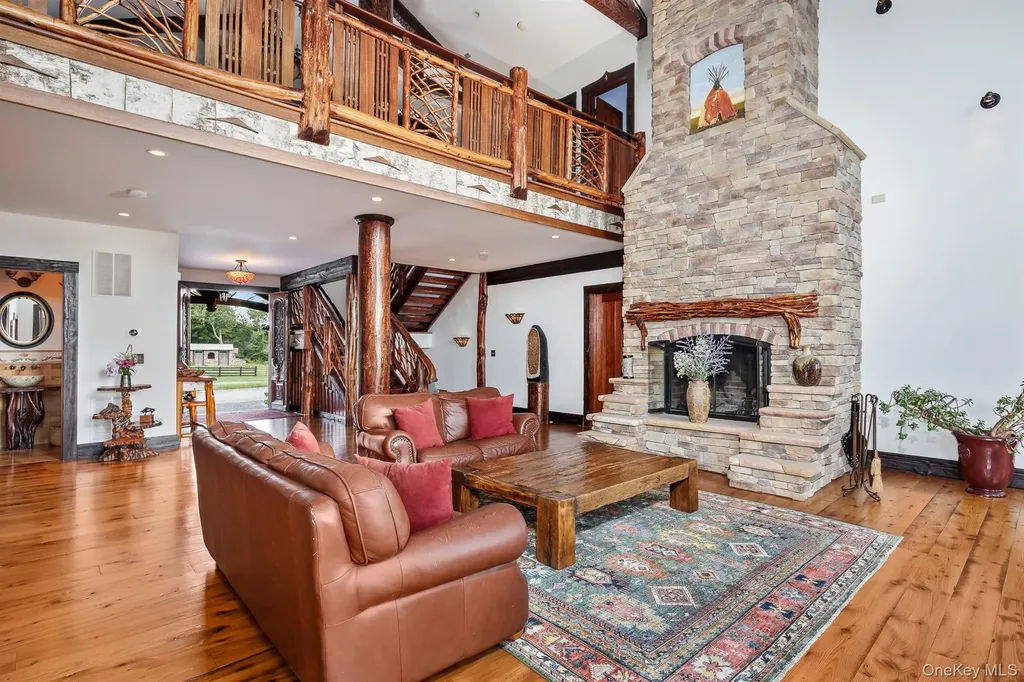 165 Drake Road Pleasant Valley NY 12569