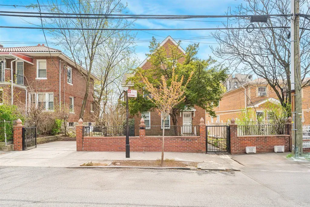 720 E 231st Street Bronx NY 10466