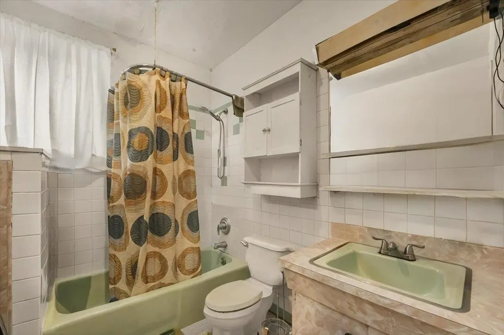 720 E 231st Street Bronx NY 10466