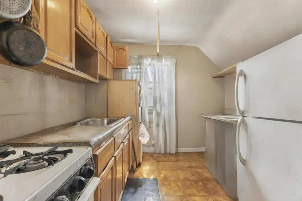 720 E 231st Street Bronx NY 10466