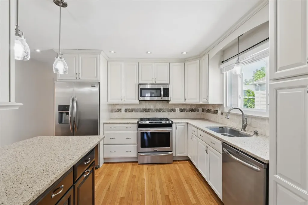 141 Lyons Road Scarsdale NY 10583
