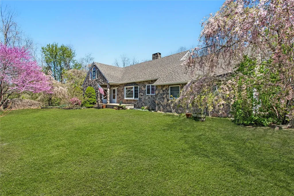 1500 Marys Road Mattituck NY 11952