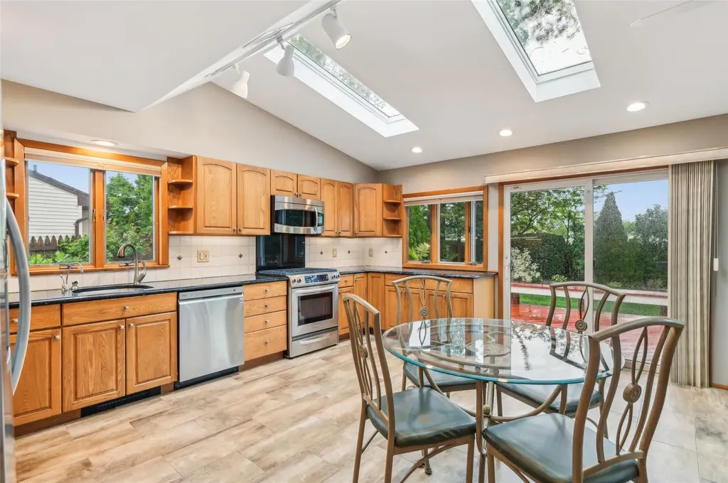 52 Bowman Lane Kings Park NY 11754