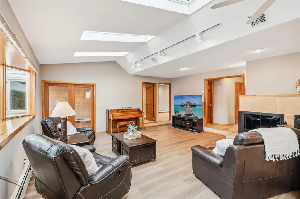 52 Bowman Lane Kings Park NY 11754