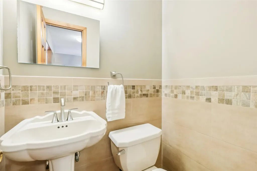 52 Bowman Lane Kings Park NY 11754