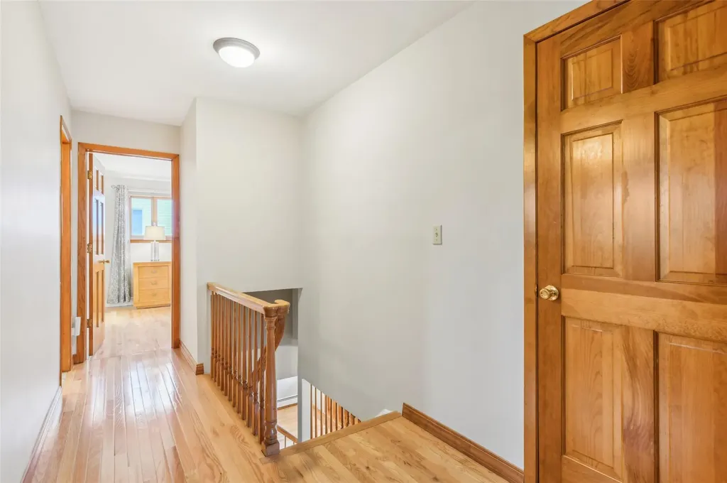 52 Bowman Lane Kings Park NY 11754