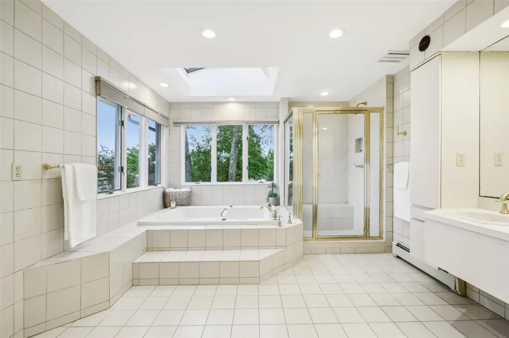 52 Bowman Lane Kings Park NY 11754