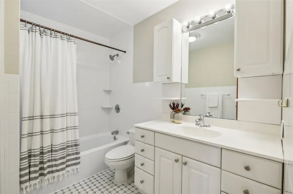 52 Bowman Lane Kings Park NY 11754