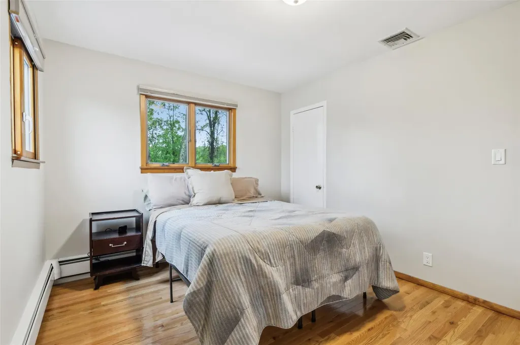 52 Bowman Lane Kings Park NY 11754
