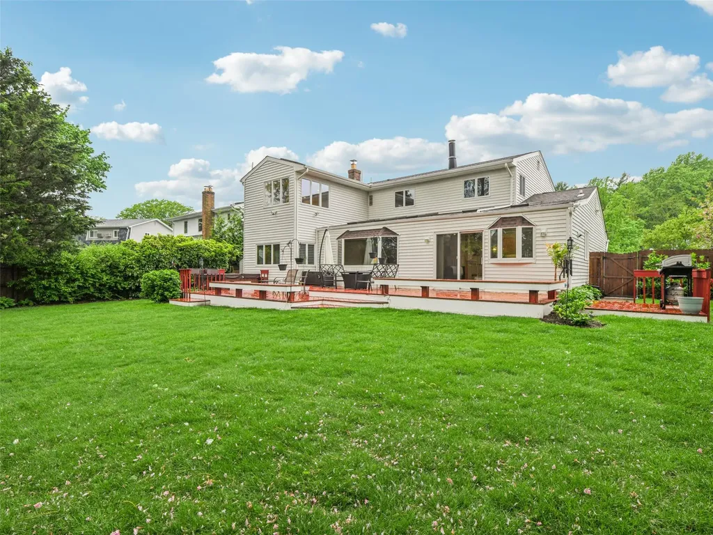 52 Bowman Lane Kings Park NY 11754