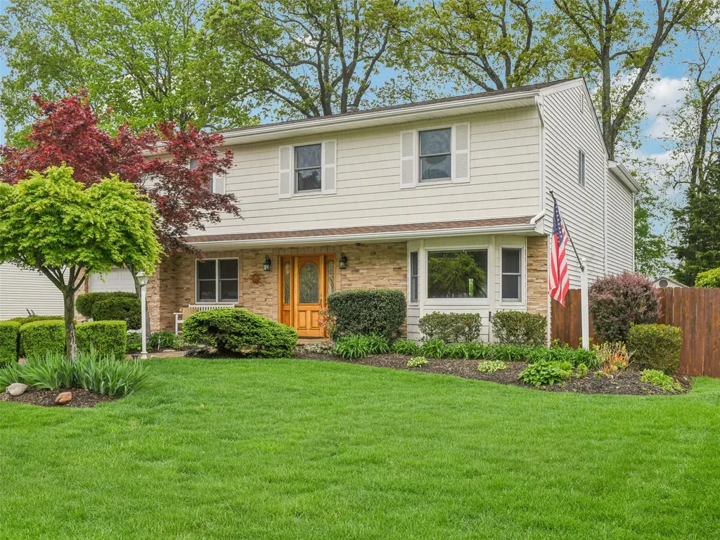 52 Bowman Lane Kings Park NY 11754